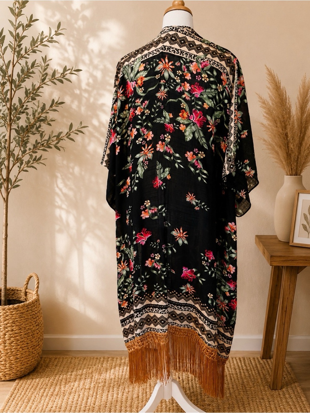 ARATTA NWT Black Floral Fringe Kimono Shrug - Picture 2 of 5